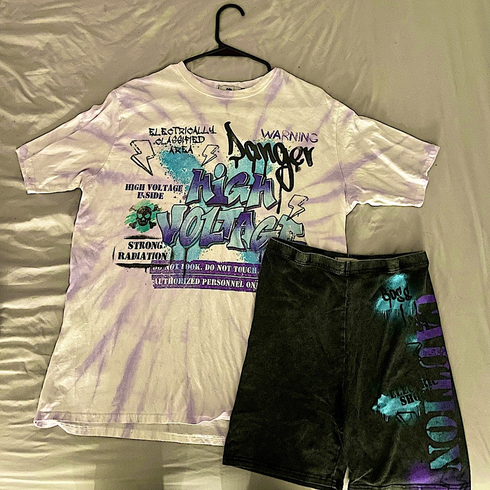 Matching t-shirt&biker short set!